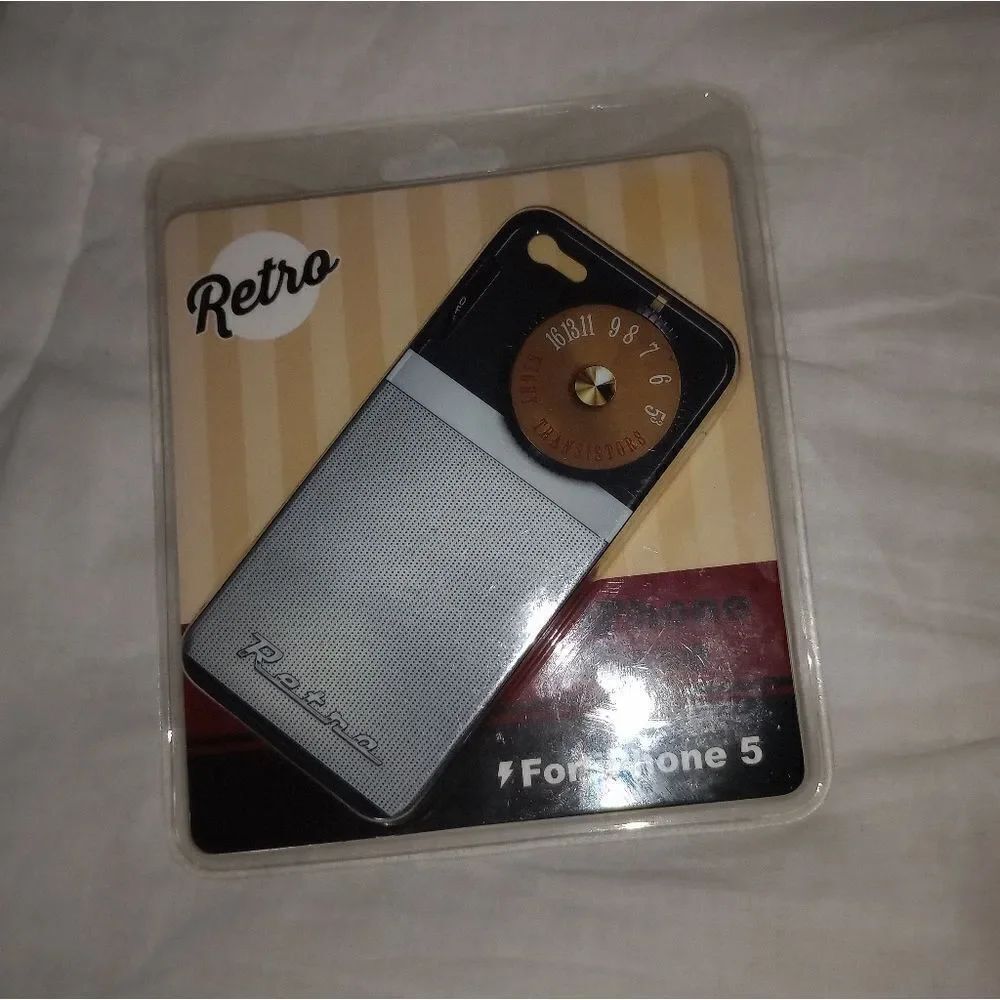 ⬇️⬇️⬇️Retro Radio iPhone 5 Case
